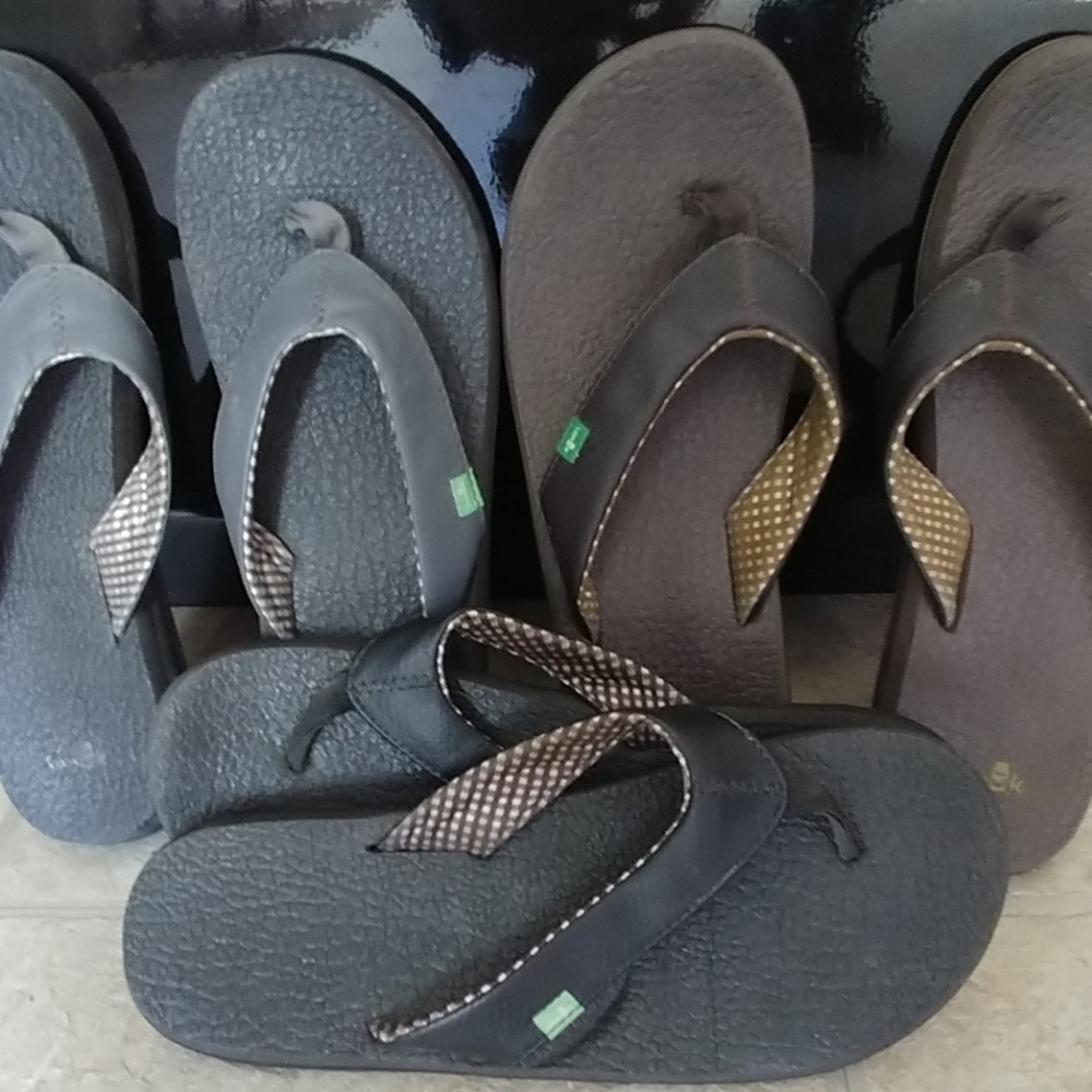 Sanuk Yoga Mat Flip Flops 3 pairs Size 9
